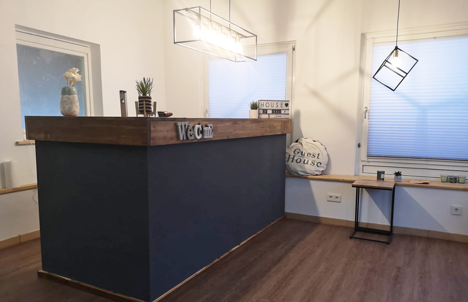 House of dogs Kontakt